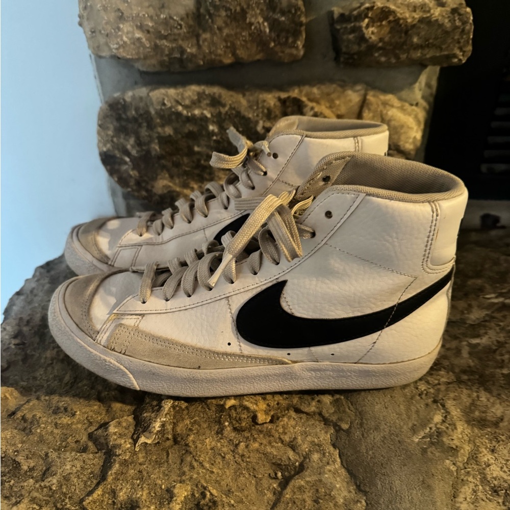Nike Blazers White and Black High-Top Sneakers Youth 7/Womens 8.5